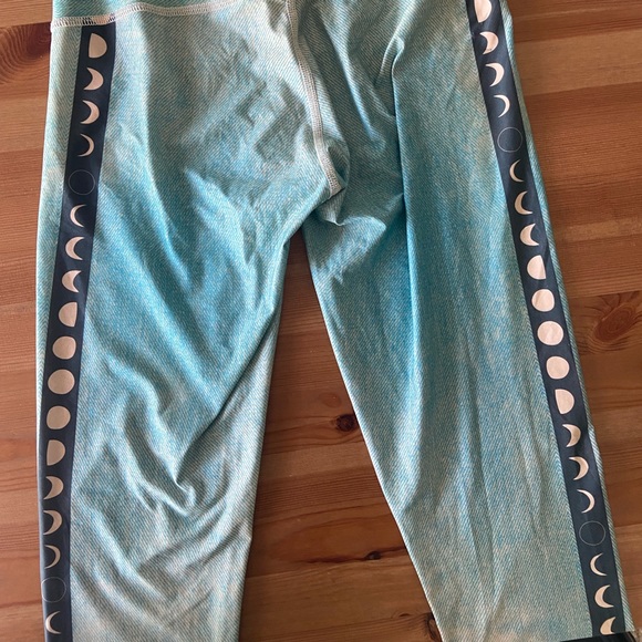Teeki moon phase leggings ๐๐๐๐ - Picture 4 of 8